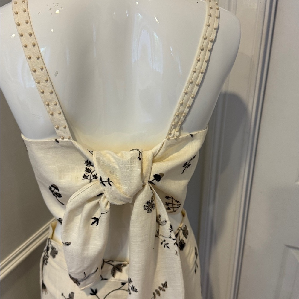Floral Print Cream Skirt with matching halter top - Picture 4 of 6